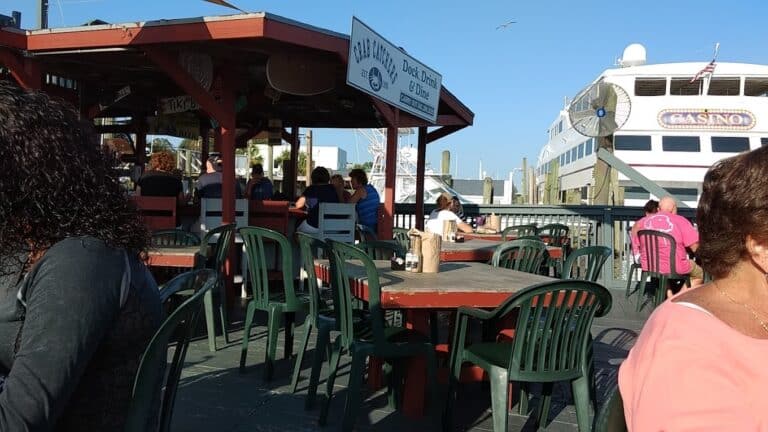 Crab Catchers On The Waterfront Restaurant Image 2 768x432
