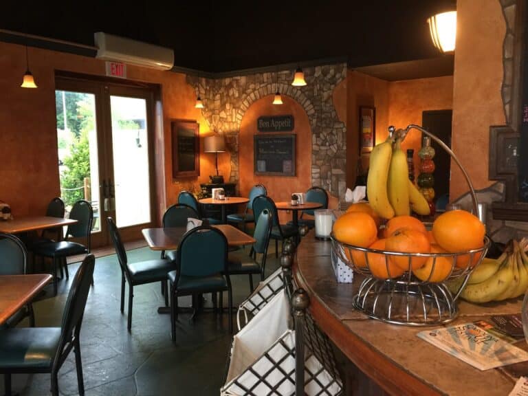 jillas gourmet kitchen img1 768x576