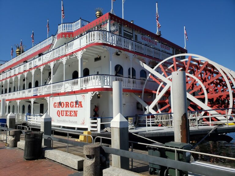 savannah riverboat cruises img1 768x576
