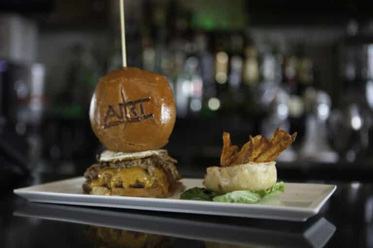 art burger 1 768x512