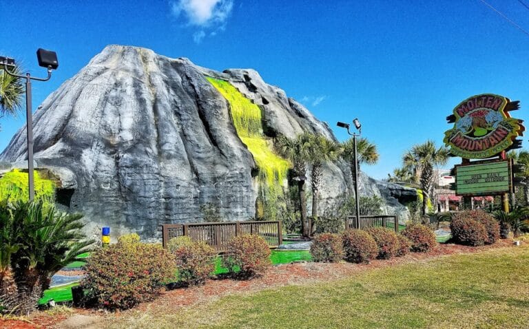 molten mountain mini golf 1 768x478