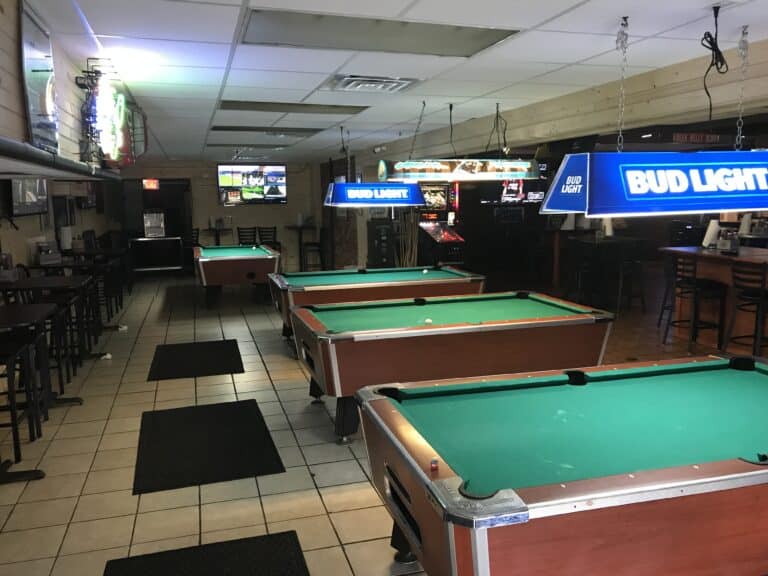 Jimmagans Sports Bar Grill 4 768x576