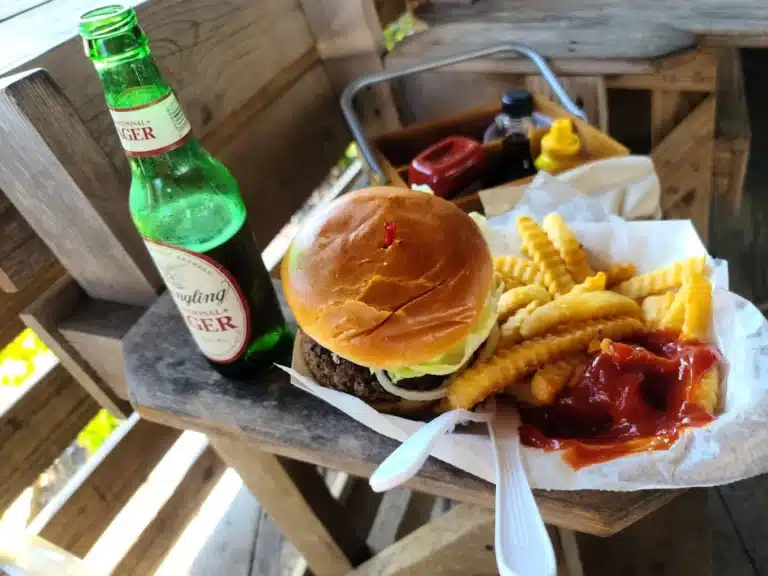 Flip Flops Bar Grill 1 768x576
