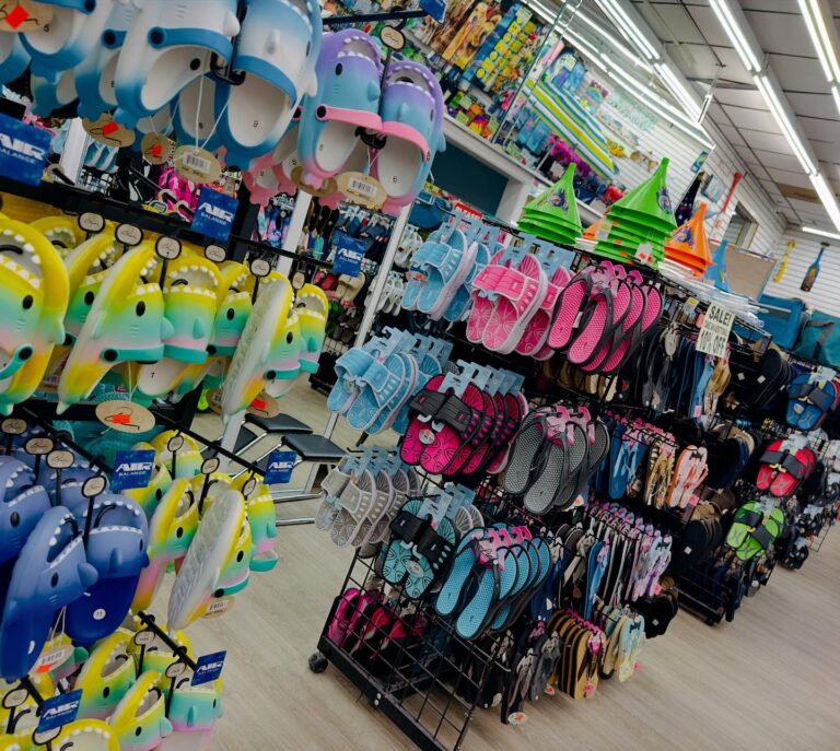 Twins Beach Shop Outlet 1 768x687